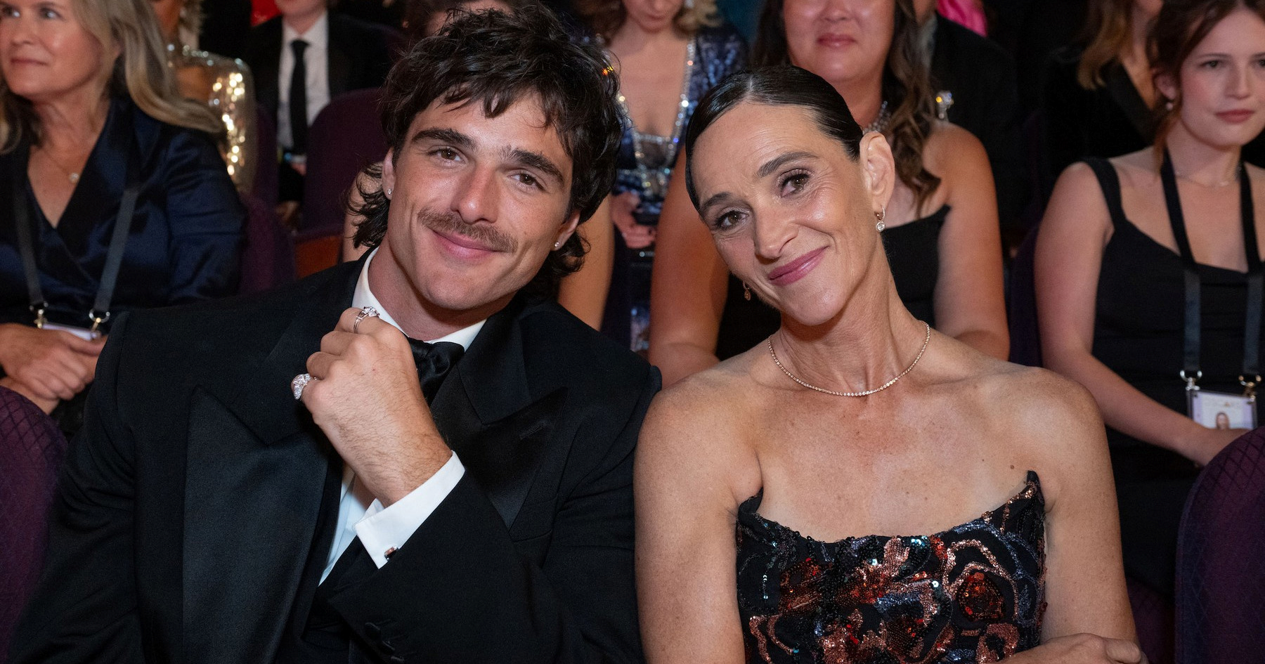 Jacob Elordi poveo mamu na Oscare, internet je oduševljen