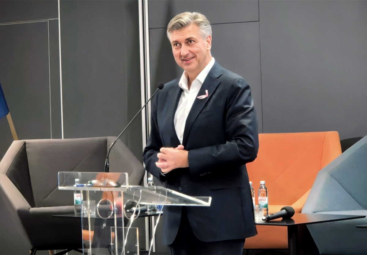 Plenković mladeži HDZ-a: Dokažite se u borbi protiv protivnika, ne spavajte u zavjetrini