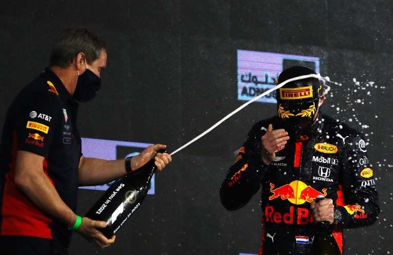 Verstappenu pobjeda za kraj sezone, novi debakl Vettela za oproštaj od Ferrarija