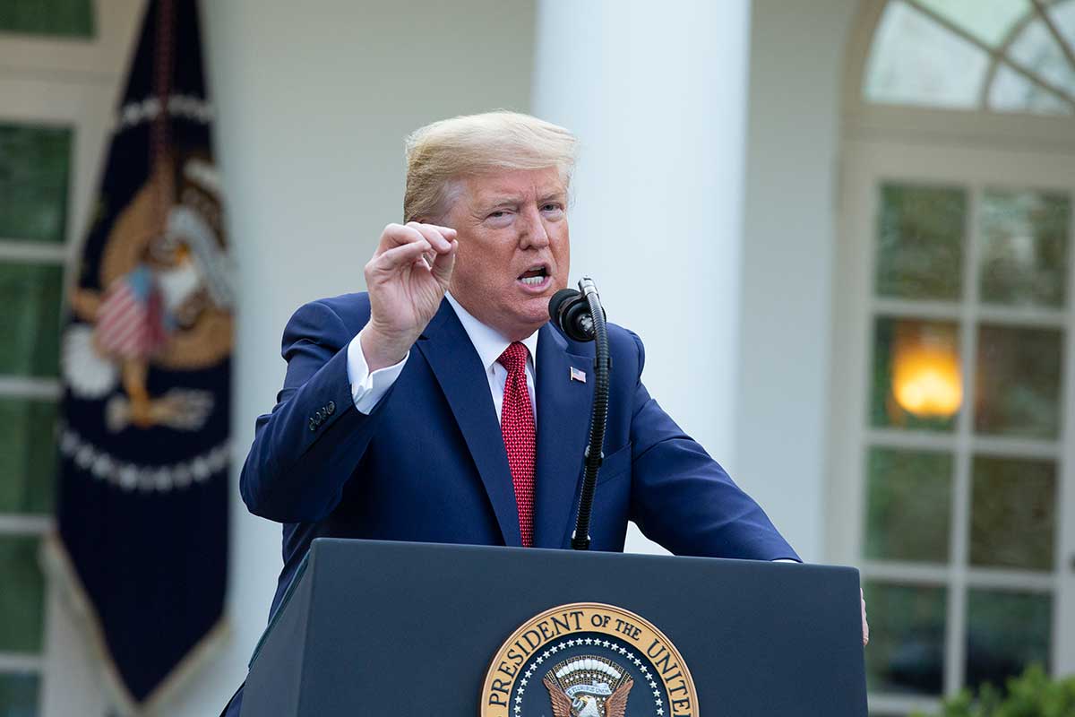 Trump optužio bolnice za gomilanje respiratora