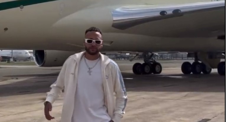 Pogledajte avion koji je saudijski princ poslao za Neymara. Ima zlatno prijestolje