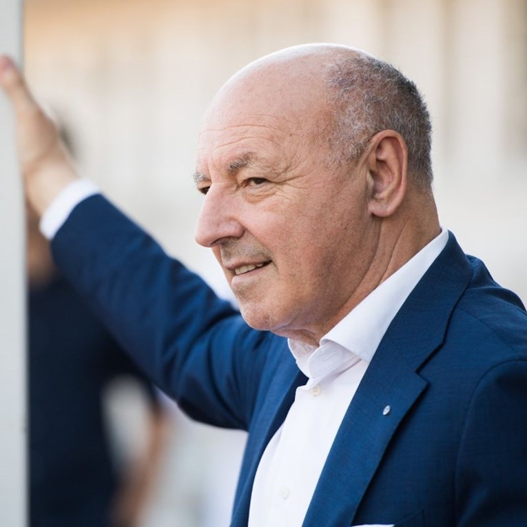 Šefa Intera pitali o mogućem sukobu interesa zbog kladionice. Odbio je odgovoriti