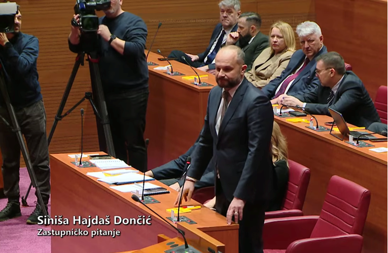 Šef SDP-a Plenkoviću: Poštovani magistre prava, drago mi je da ste na putu Sanadera