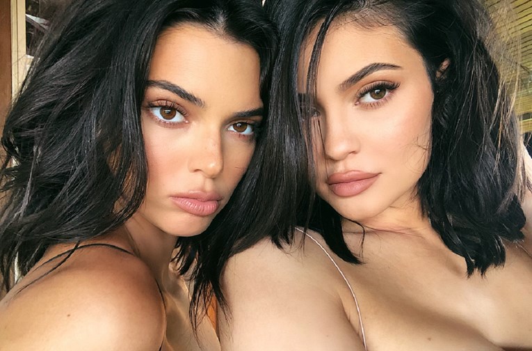 Kendall i Kylie Jenner selfiejima ruše internet