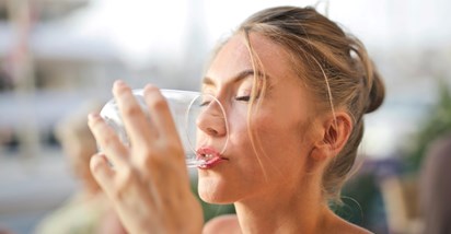 O ovoj iznenađujućoj dobrobiti pijenja vode rijetko se govori