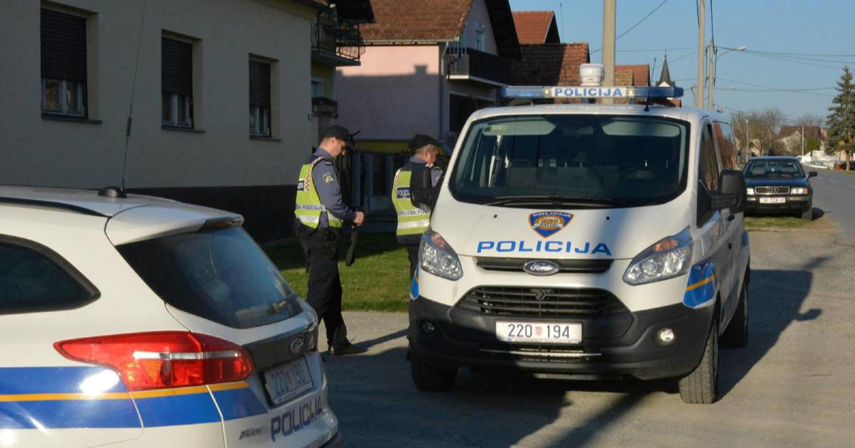 U Slavoniji uhićen Rumunj (56) zbog krijumčarenja migranata. Vozio ih je u gepeku