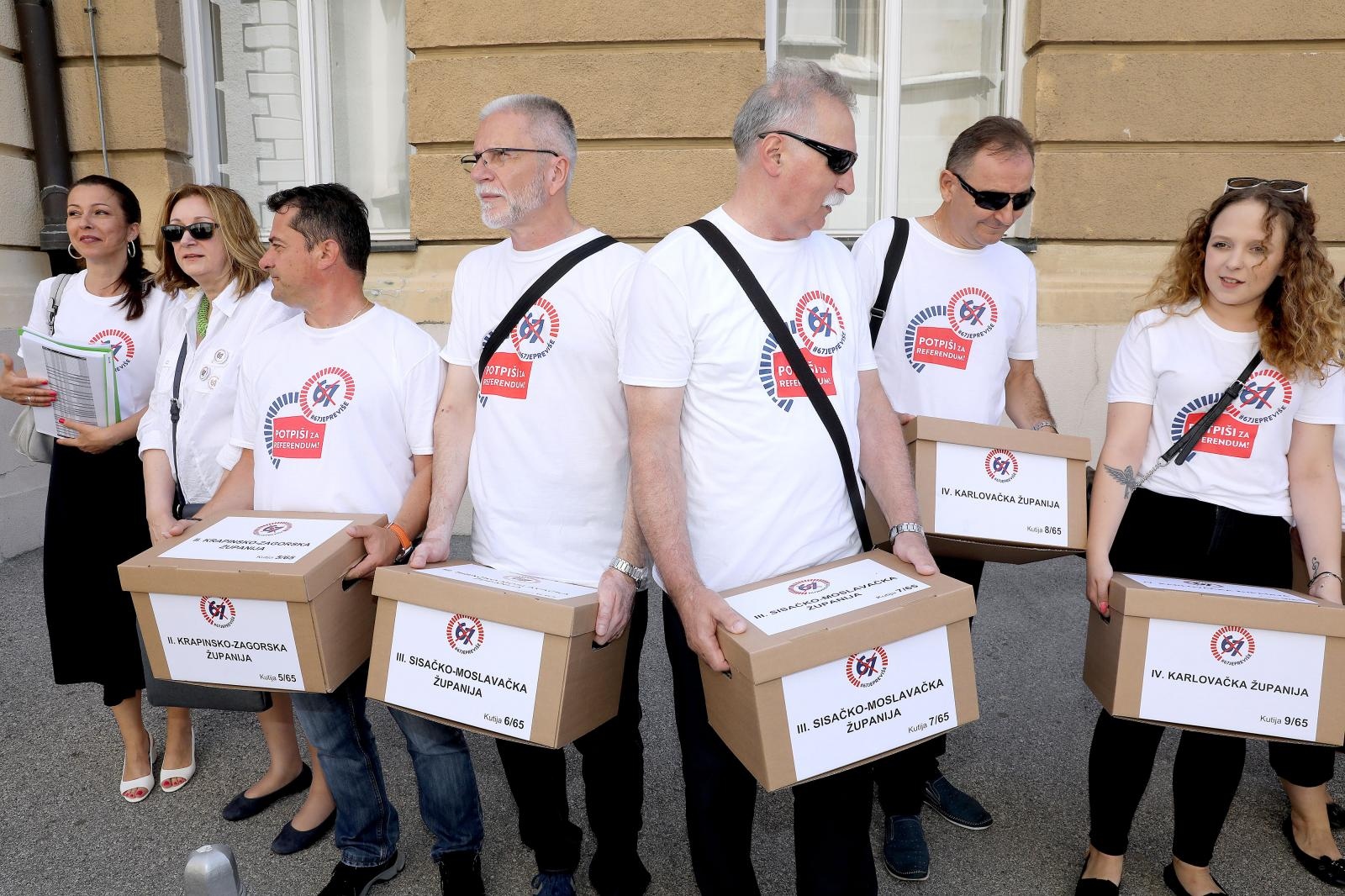 Vlada kaže da je skupljeno dovoljno potpisa za referendum o penzijama