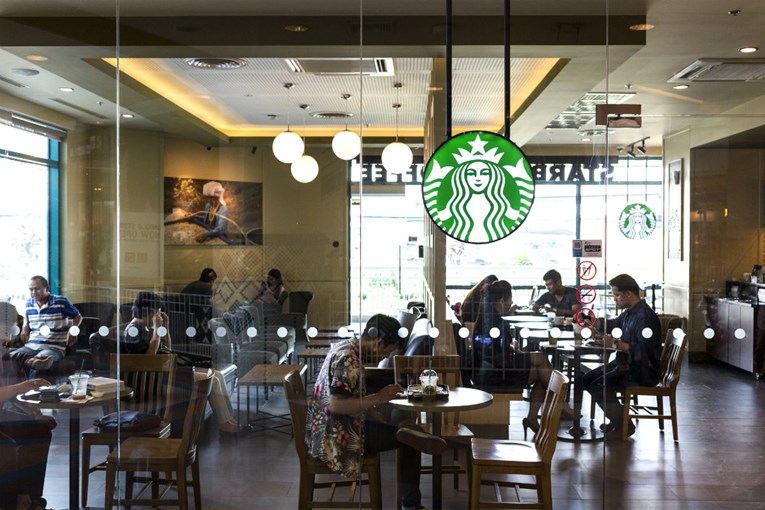 Starbucks zatvara 150 lokala širom svijeta