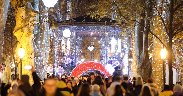 ANKETA Planirate li posjetiti Advent u Zagrebu?