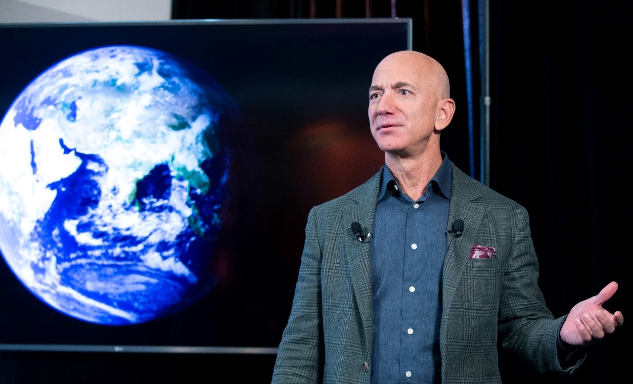 Amazon do 2024. planira lansirati prve internetske satelite