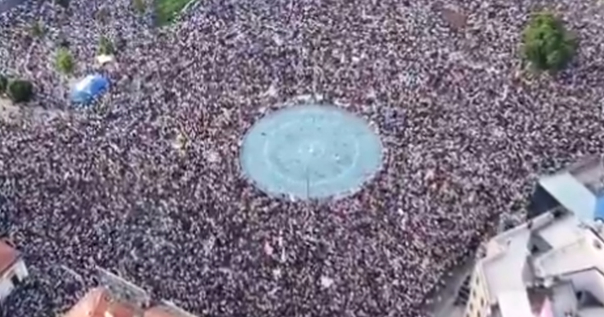 VIDEO Pogledajte snimke dronom. "Ovo je jedan od najvećih prosvjeda dosad"