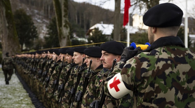 Neutralna Švicarska više će ulagati u vojsku zbog ruske invazije na Ukrajinu
