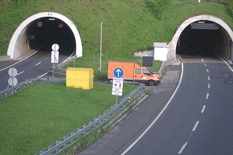 HAK upozorava: Predmet na autocesti A6 u tunelu Tuhobić, vozači oprez