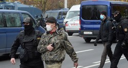 Golemi prosvjed u Bjelorusiji, policija puca u zrak i privodi ljude
