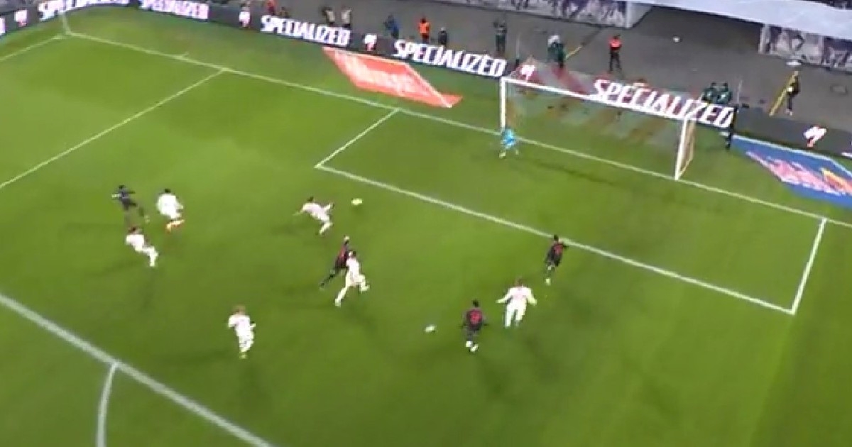VIDEO Joško Gvardiol zamalo tragičar u derbiju protiv Bayerna