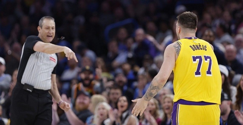 VIDEO Dončić šokiran isključenjem zbog psovanja navijača. Lakersi nakon toga potonuli