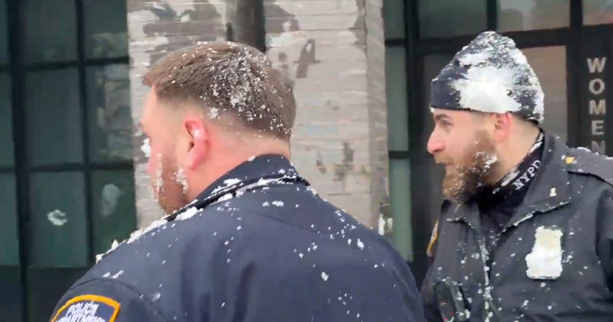 VIDEO Grudanje u New Yorku izmaknulo kontroli. Posvađali se policija i gradonačelnik