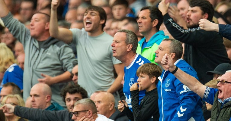 Mobiliziraju se Evertonovi navijači. Unajmili avion, u pomoć zovu i druge navijače