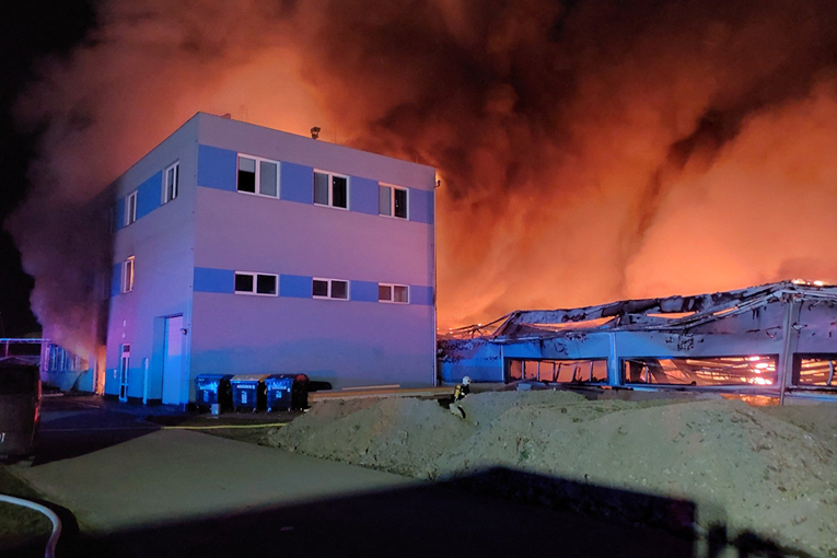 Detalji o češkoj tvornici oružja "zapaljenoj zbog Izraela". Kola još jedna teorija