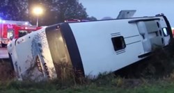 Autobus u Njemačkoj sletio s ceste, 32 osobe ozlijeđene