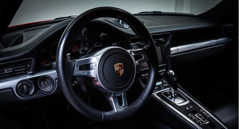 Najpoznatiji Porsche na svijetu i dalje će nuditi opciju s ručnim mjenjačem