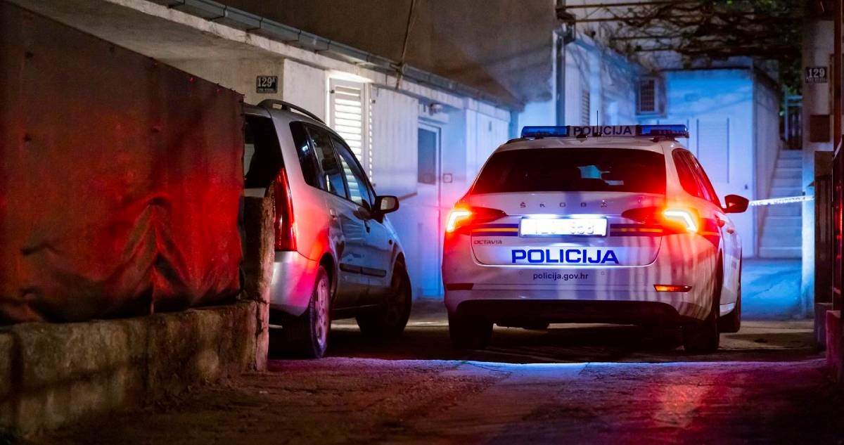 Mladić u Splitu oteo mobitel ženi pa je napao i zatočio u stanu. Uhvaćen je
