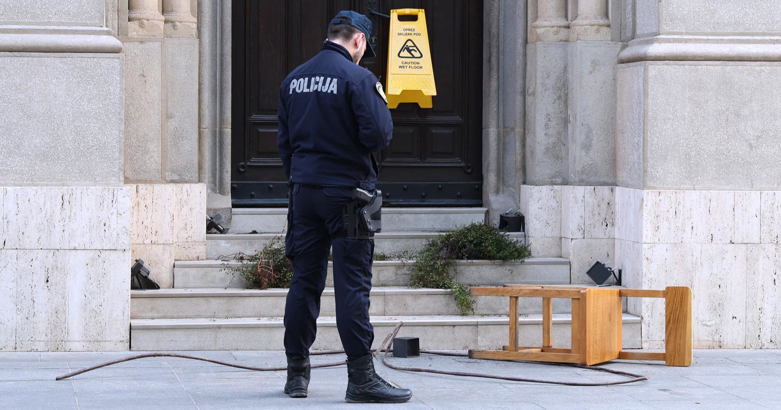 Vandalizirao pravoslavnu crkvu u Zagrebu. Pijan razbijao, bacao stolice, galamio...