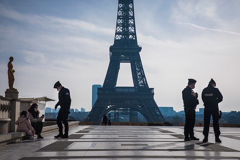 VIDEO Pogledajte kako izgleda Pariz - puste ulice i zatvoreni dućani