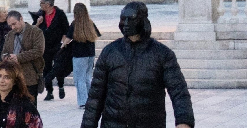 Čovjek koji je zalio SDP-ovce crnom tekućinom u Zadru uhićen zbog izazivanja požara