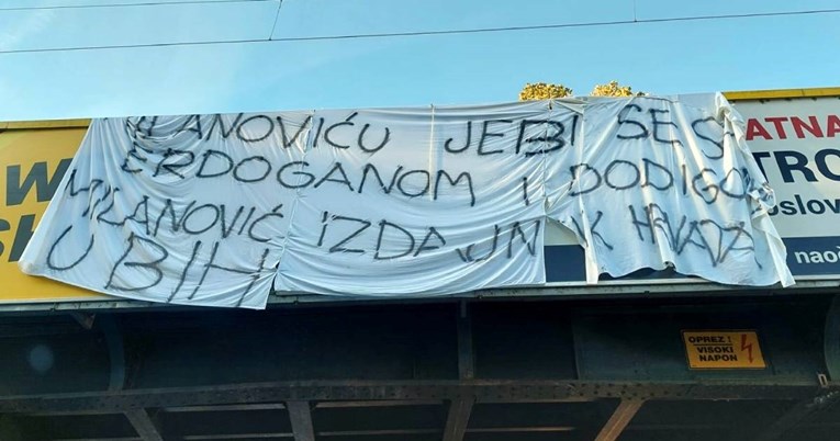 Transparent u Zagrebu: "Milanoviću, je*i se s Erdoganom i Dodikom"