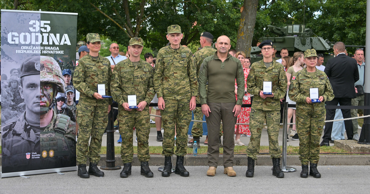 FOTO Odlikovani vojnici i vojnikinje koji su spasili život dječaku na Jarunu