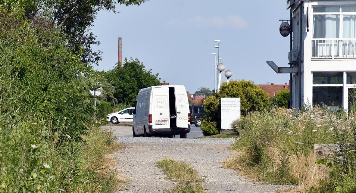 Kod Karlovca uhićeno 11 muškaraca, krijumčarili su 117 ilegalnih migranata