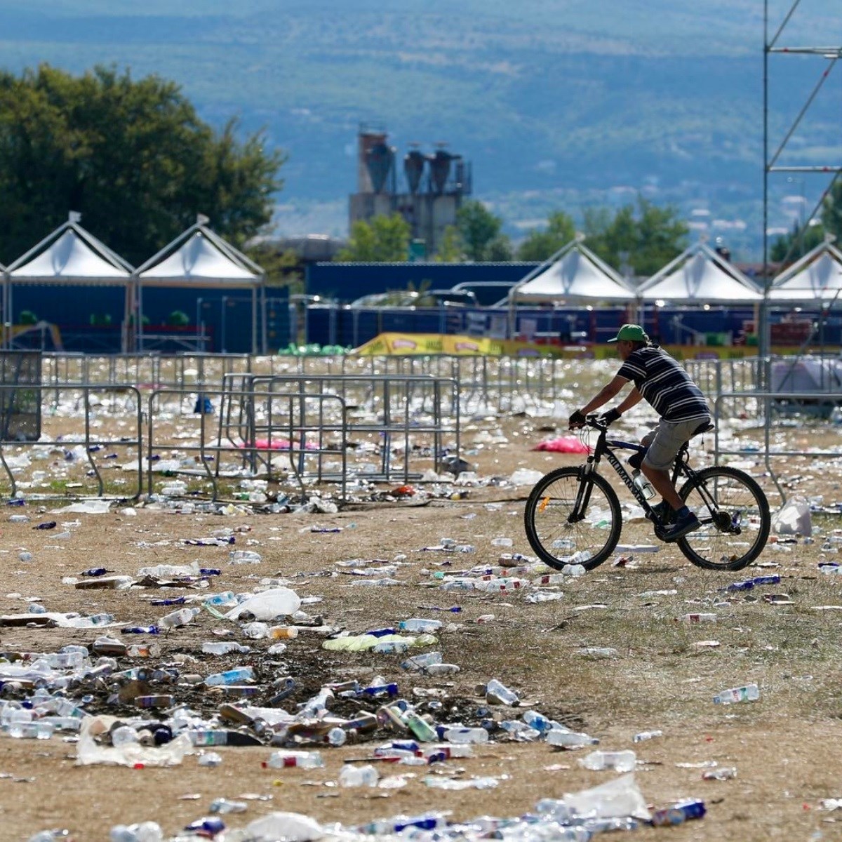 FOTO Pogledajte kako izgleda Hipodrom u Sinju dan nakon koncerta