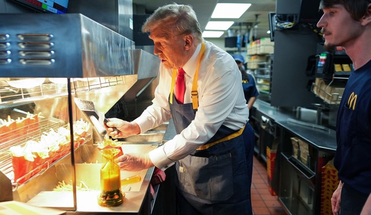 FOTO I VIDEO Evo Trumpa, poslužuje u McDonald'su. Tako se ruga Kamali Harris