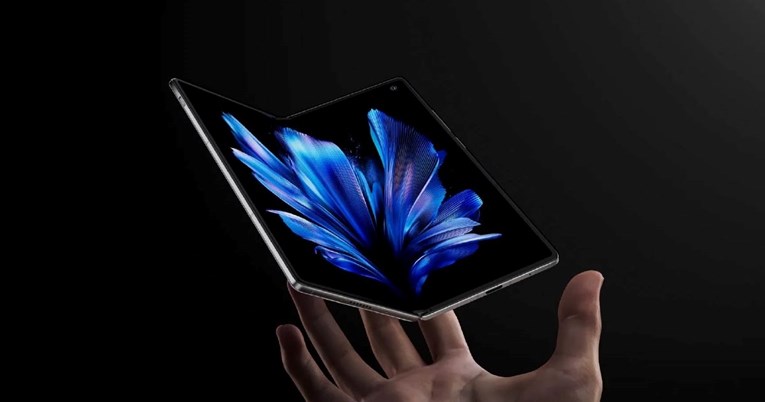 Još jedan preklopni mobitel na tržištu: Teaser otkriva specifikacije
