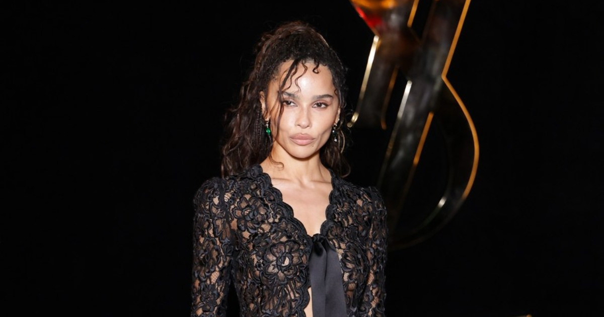 Zoë Kravitz u Parizu zablistala u prozirnoj crnoj čipki