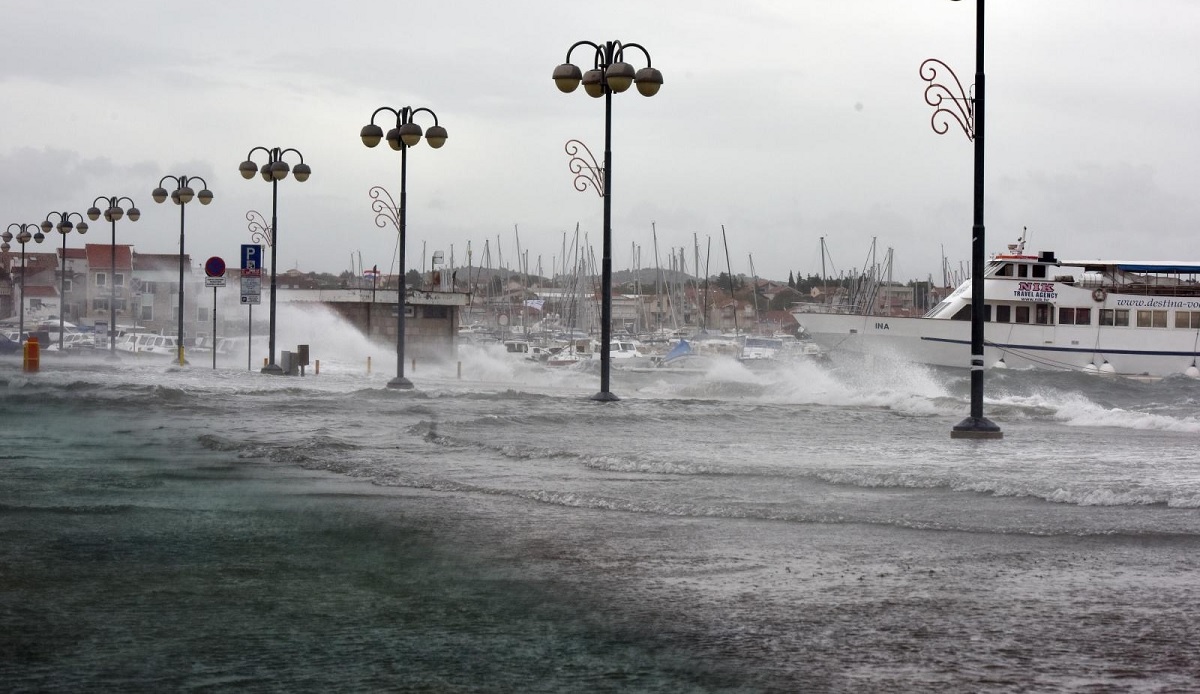 Stiže nova promjena. Iznadprosječne temperature, obilna kiša, a onda opet snijeg