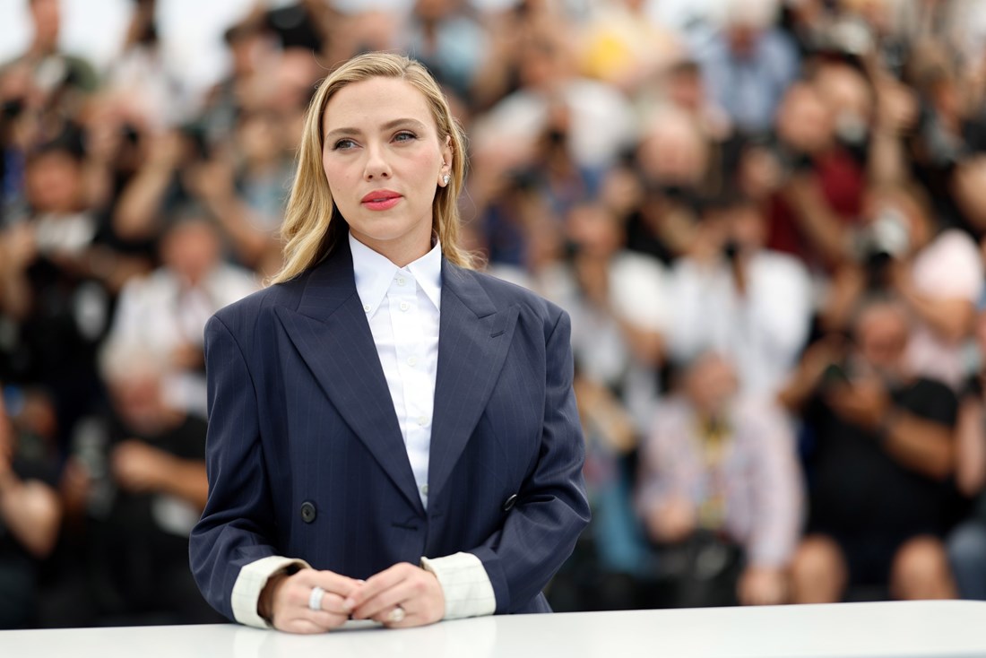Scarlett Johansson u crnoj haljini pokazala kako izgleda bezvremenska elegancija