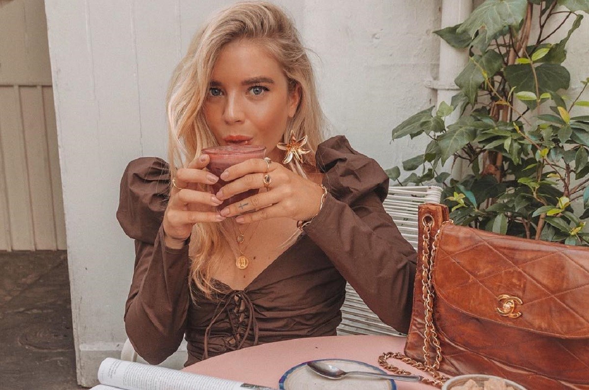 Ova prijelazna retro haljinica osvojila je Instagram