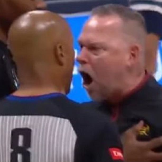 Jokić nemoćan, trener lovi suca, zvijezda ga gađa. Pogledajte raspad NBA prvaka