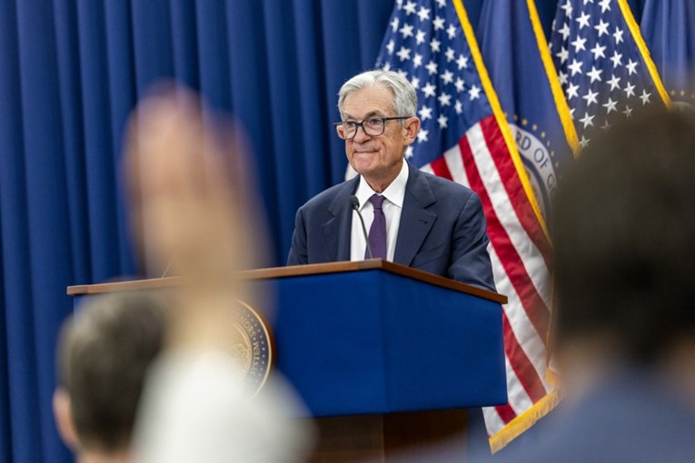 Američki Fed zadržao kamatne stope nepromijenjenima zbog inflacije i rata