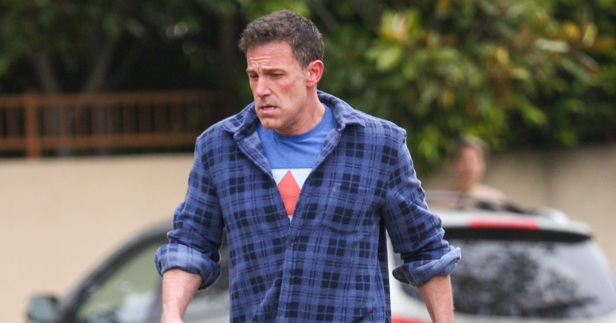 Usred glasina o razvodu, Affleck na maturalnu svoje kćeri stigao sam i s pivom u ruci