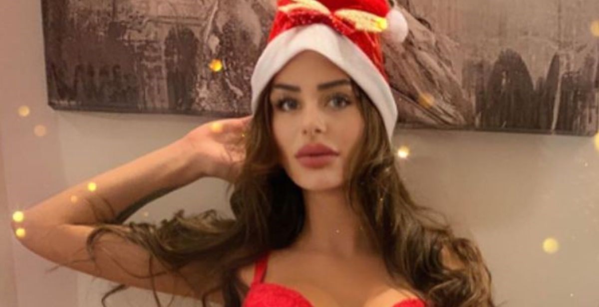 Kristina Mandarina se utegnula u korzet, morate vidjeti što ima na nogama