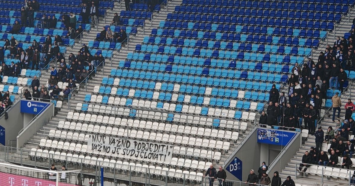 FOTO Kohorta ne navija. Na svojoj praznoj tribini ostavili poruku upravi kluba