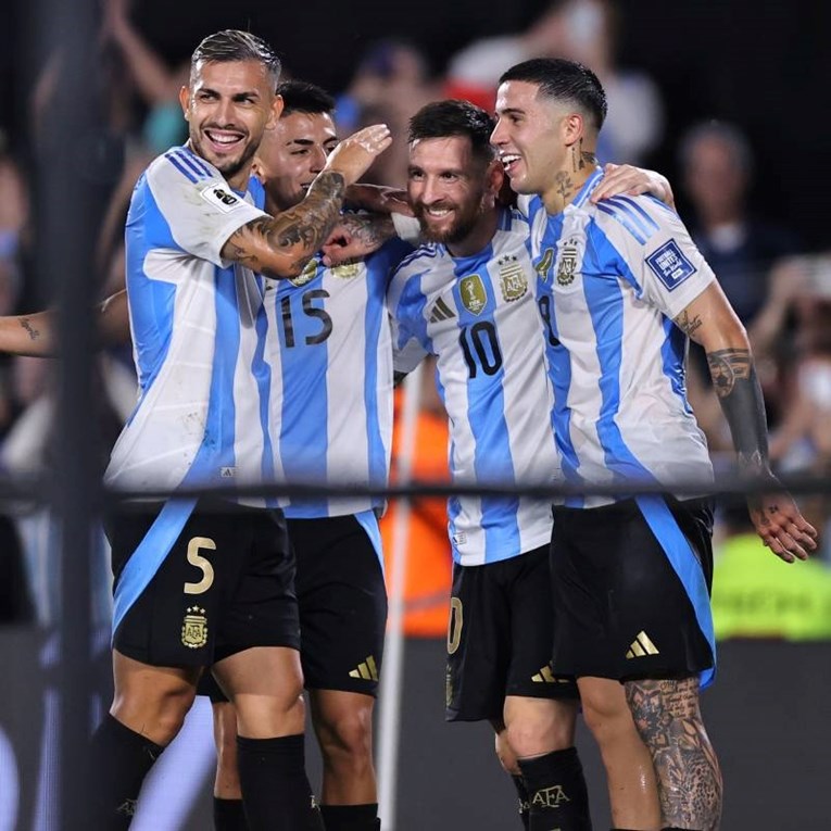 Deset reprezentacija osiguralo nastup na Svjetskom prvenstvu. Dva su debitanta