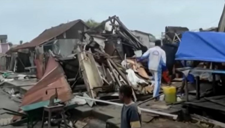 U oluji na Madagaskaru poginulo 80 ljudi: "Grad izgleda kao da je bombardiran"