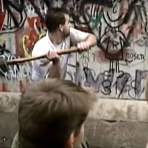 Kako je pao Berlinski zid? Uhljeb je krivo razumio informaciju, onda je masa krenula