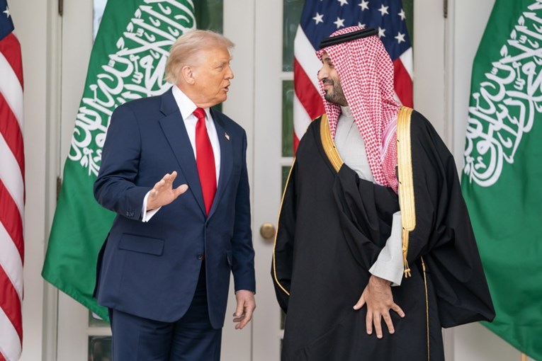 VIDEO Trump ismijavao saudijskog princa: Nije mislio da će mi ljubiti guzicu