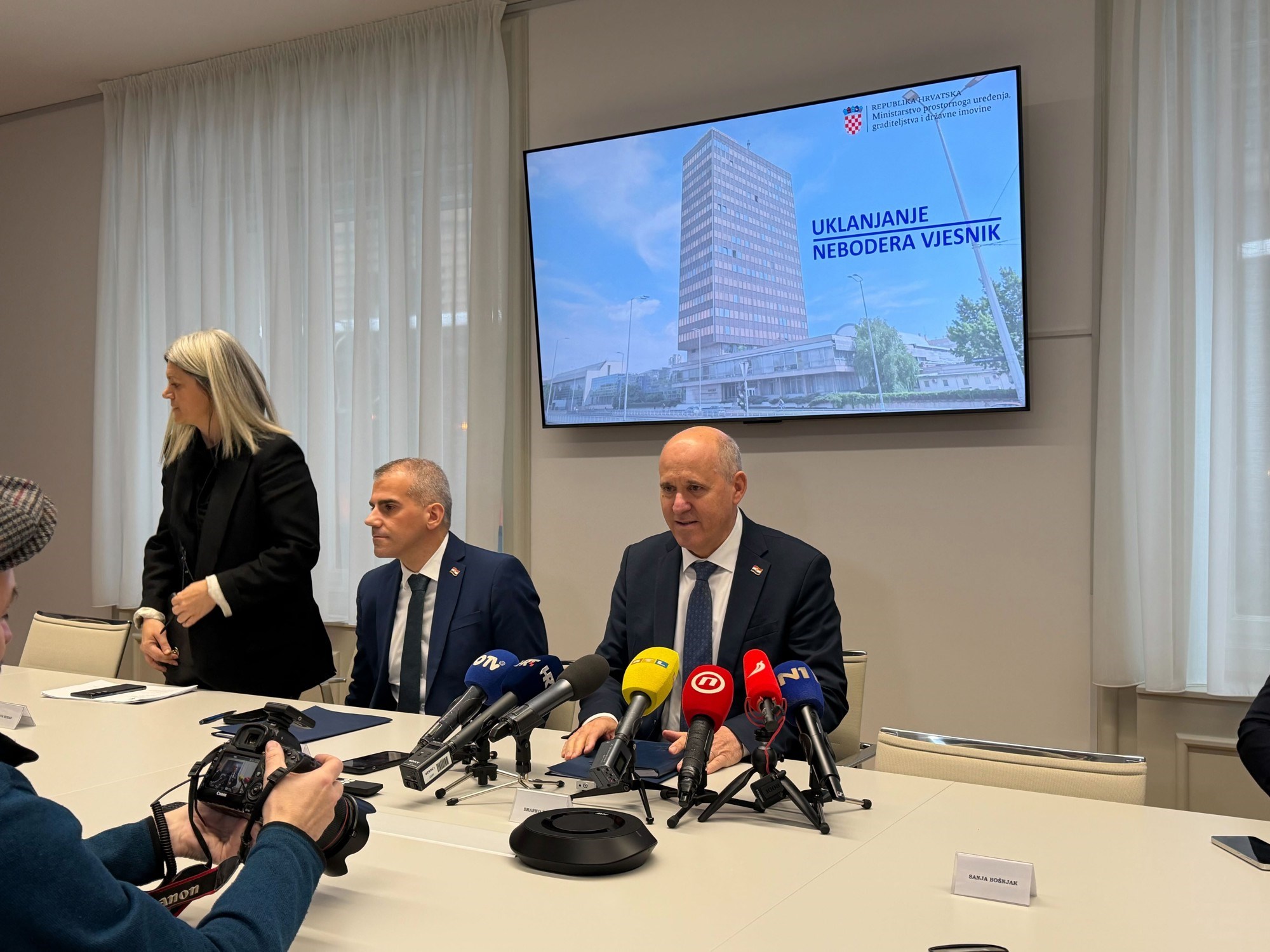 UŽIVO Bačić govori o rušenju Vjesnika