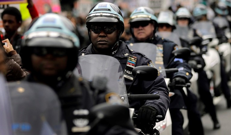 Njujorški policajci će na dužnosti cijelo vrijeme morati nositi masku ili se cijepiti
